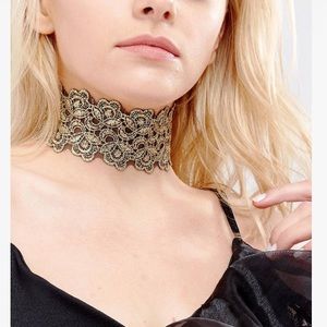 NWT Vanessa Mooney Gold Mesh Choker